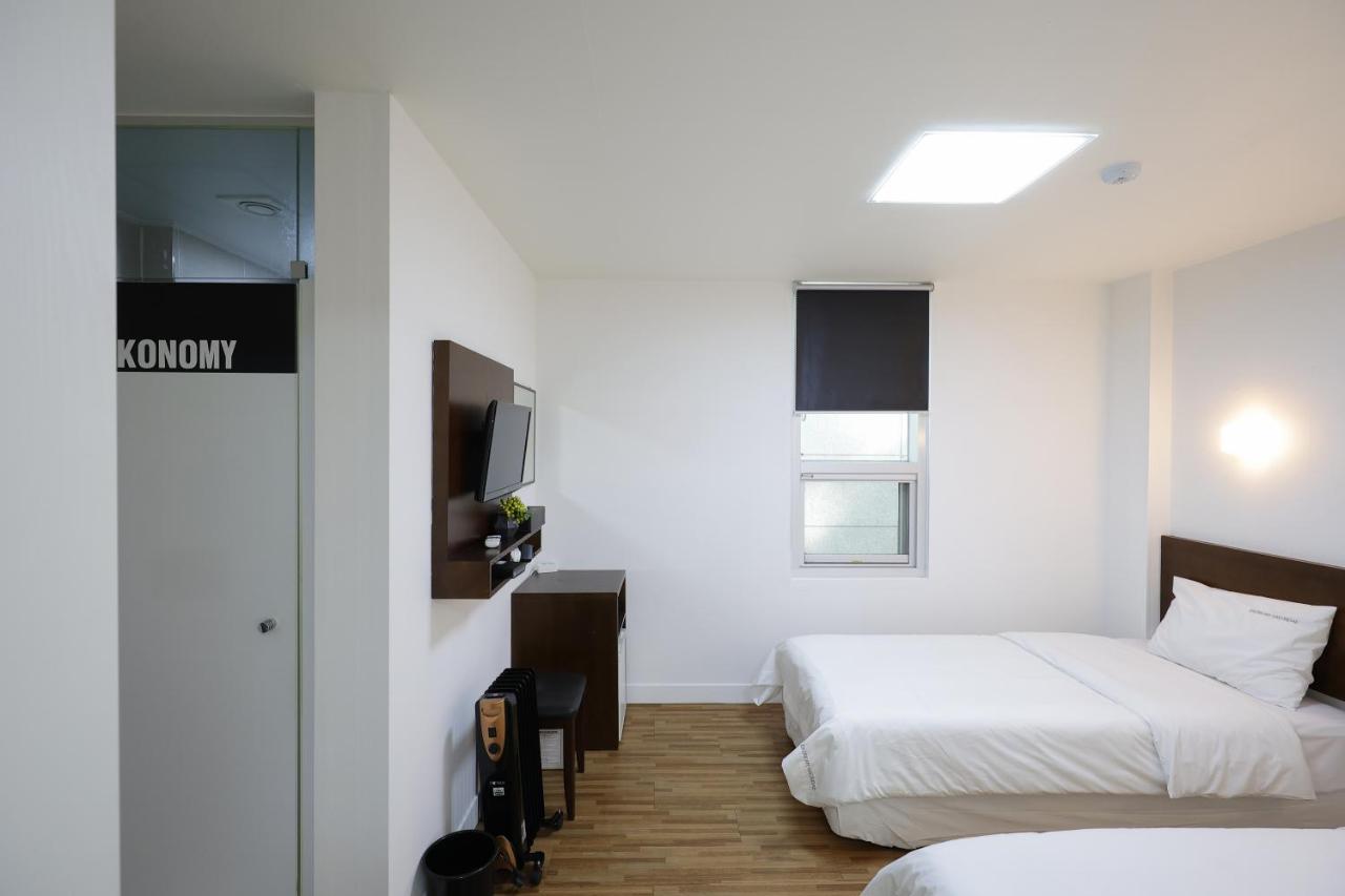בוסאן Ekonomy Haeundae Hostel מראה חיצוני תמונה