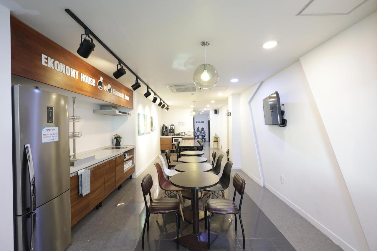בוסאן Ekonomy Haeundae Hostel מראה חיצוני תמונה