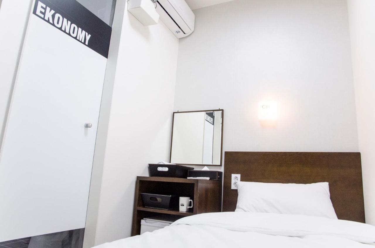 בוסאן Ekonomy Haeundae Hostel מראה חיצוני תמונה