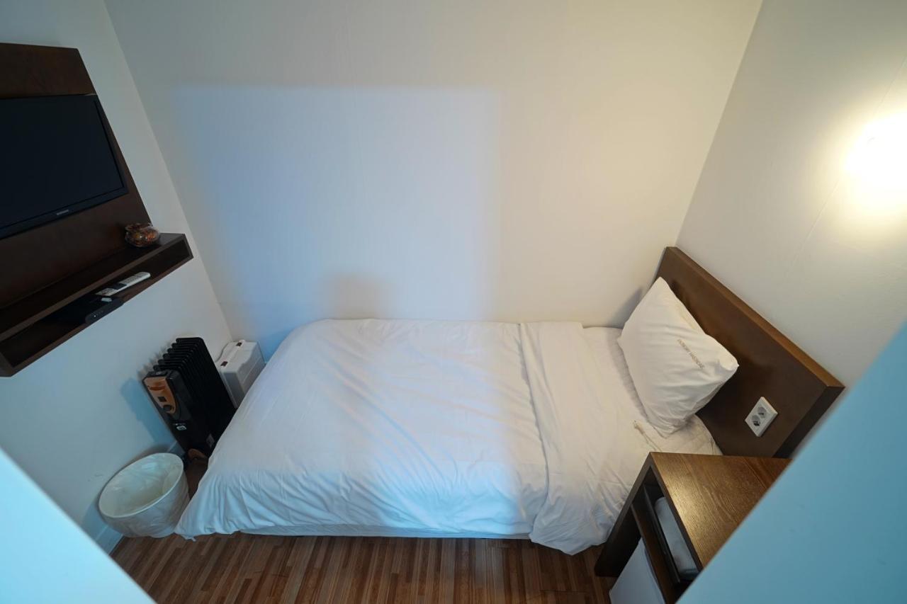 בוסאן Ekonomy Haeundae Hostel מראה חיצוני תמונה