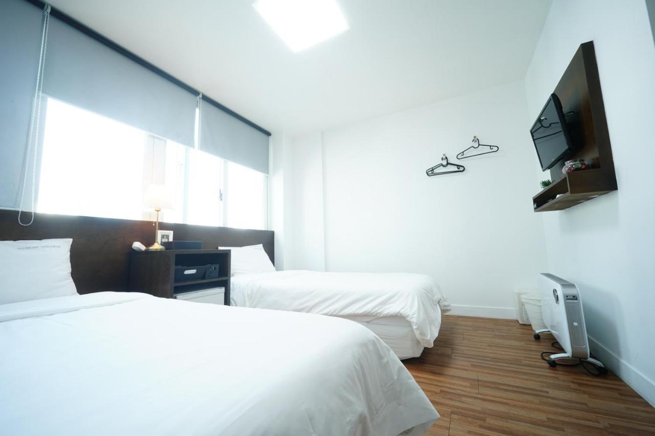 בוסאן Ekonomy Haeundae Hostel מראה חיצוני תמונה