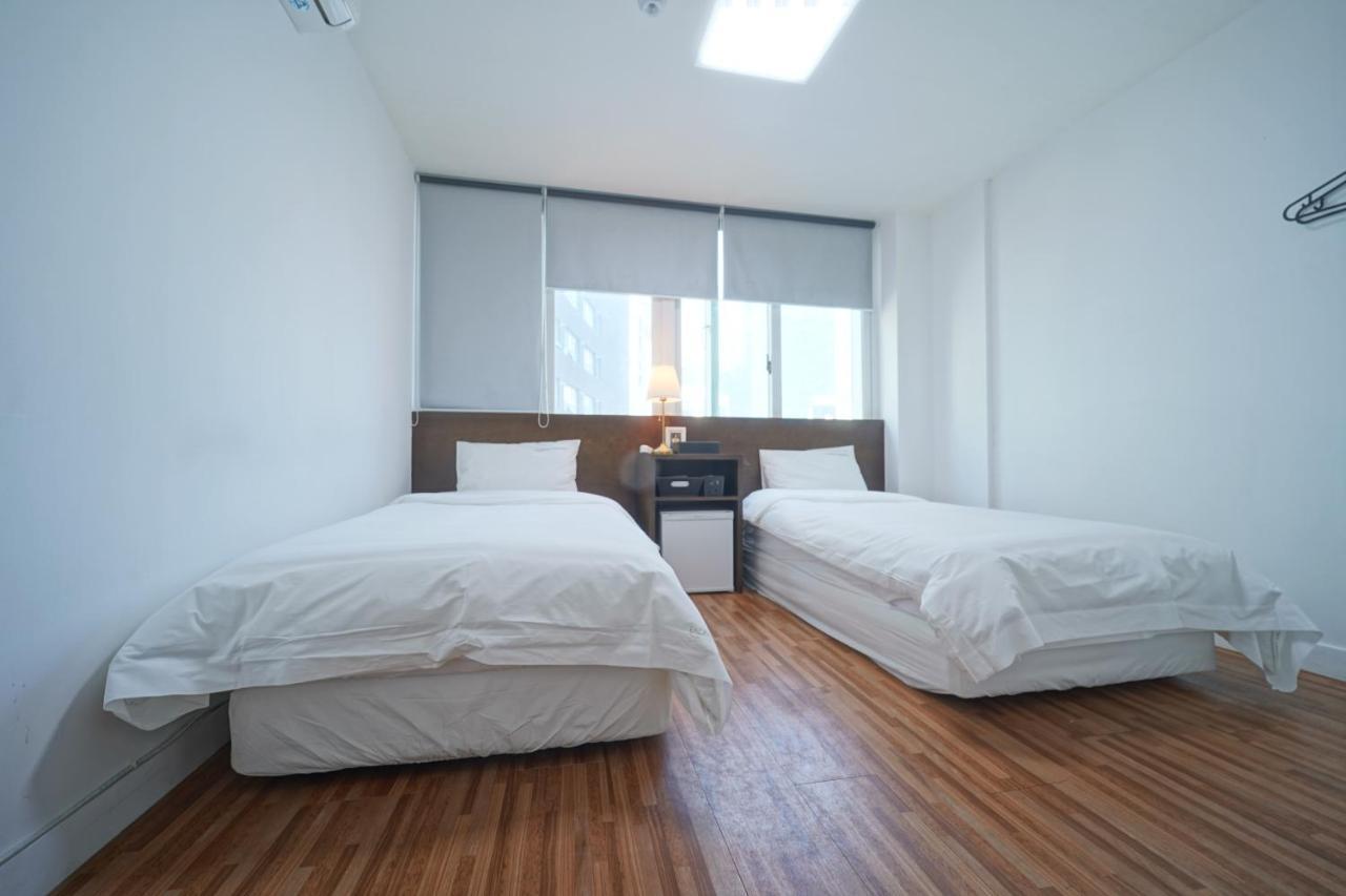 בוסאן Ekonomy Haeundae Hostel מראה חיצוני תמונה