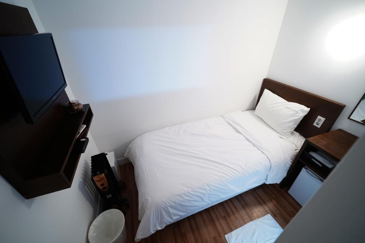 בוסאן Ekonomy Haeundae Hostel מראה חיצוני תמונה