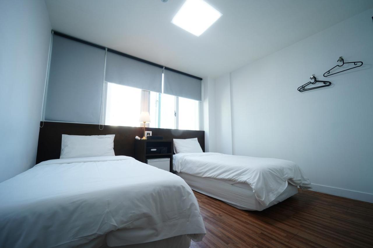 בוסאן Ekonomy Haeundae Hostel מראה חיצוני תמונה