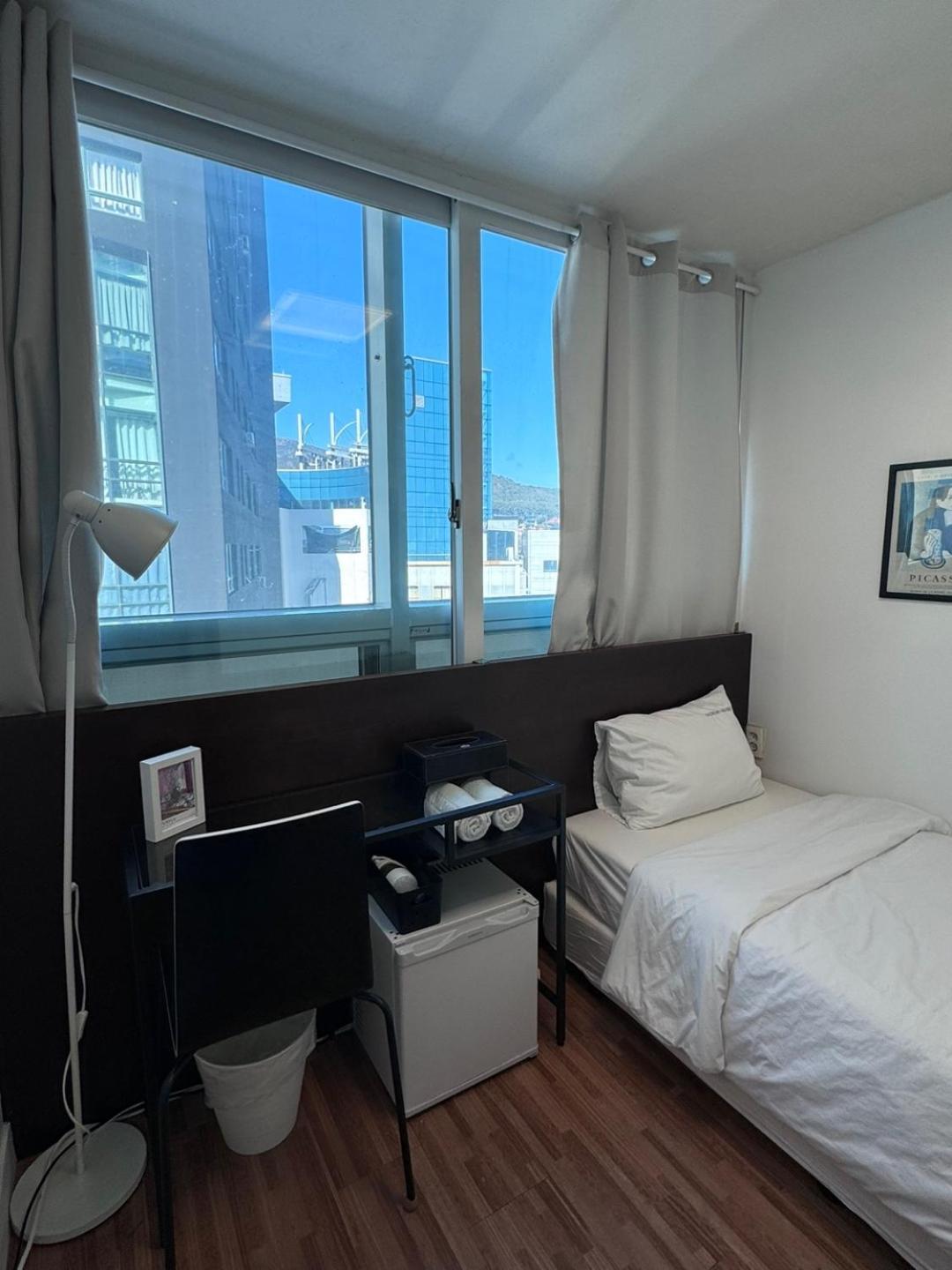 בוסאן Ekonomy Haeundae Hostel מראה חיצוני תמונה