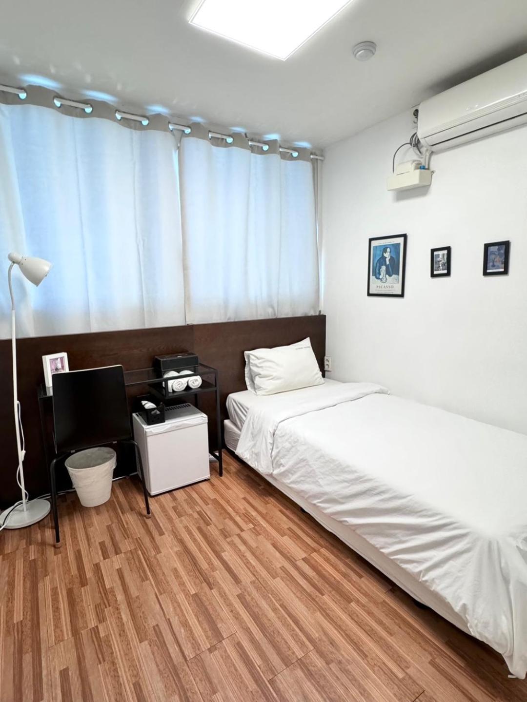 בוסאן Ekonomy Haeundae Hostel מראה חיצוני תמונה