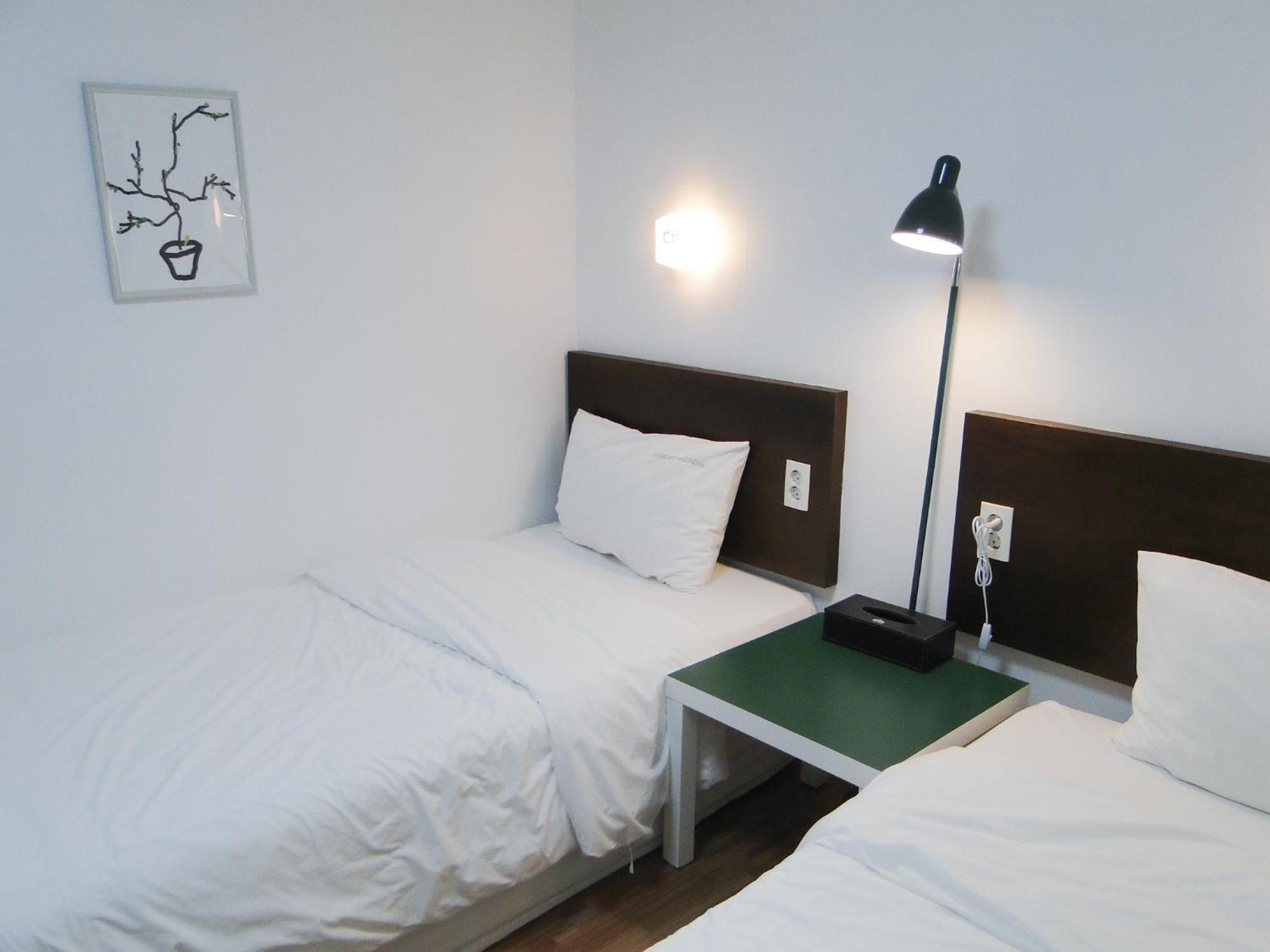 בוסאן Ekonomy Haeundae Hostel מראה חיצוני תמונה